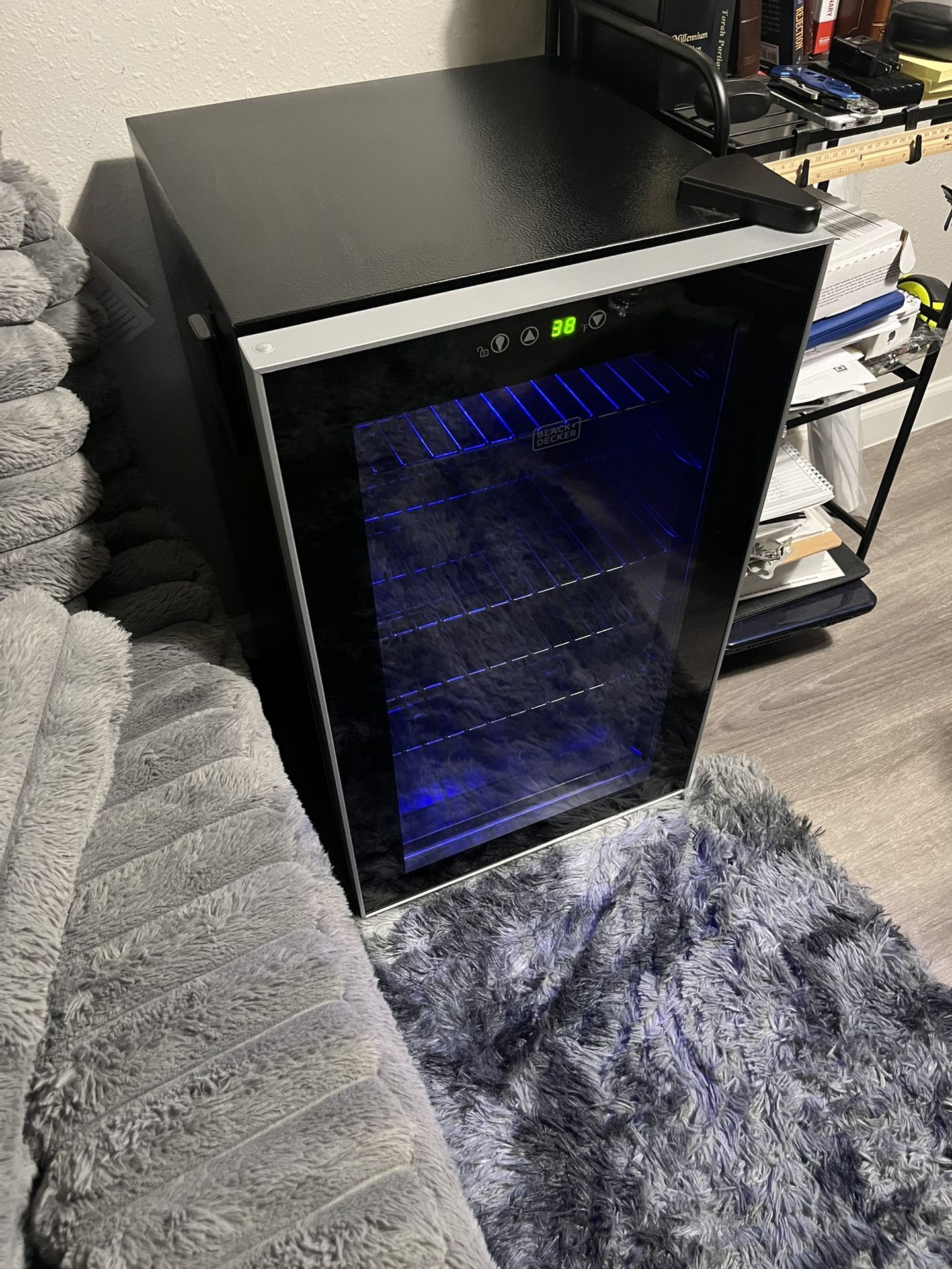 Black And Decker 2.4 Cu. Ft. 76 Can Mini Fridge