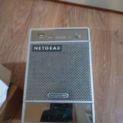 Netgear ReadyNAS NV+ RND4000 4 Bay Gig Desktop Network Storage 
