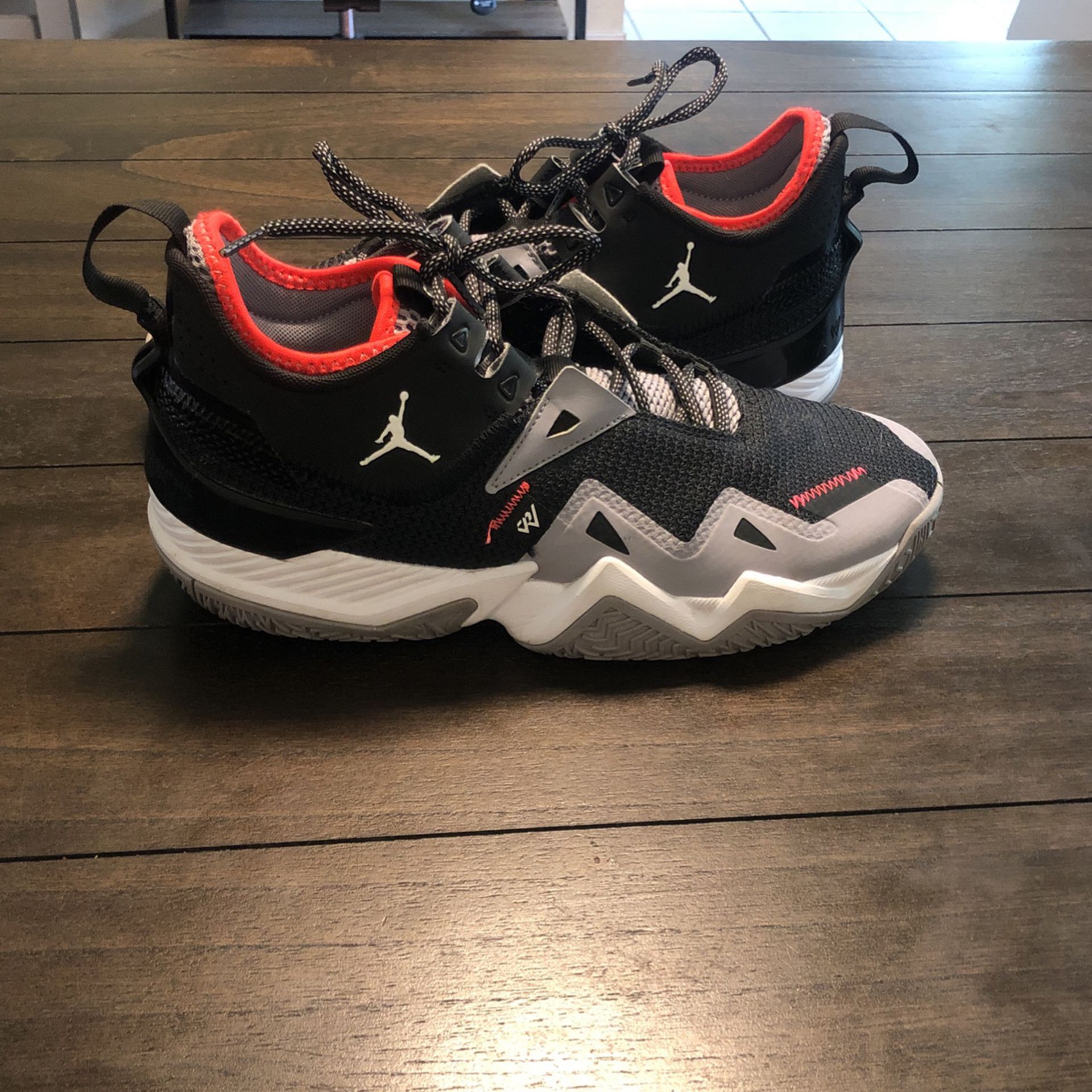Nike mens Jordan Westbrook One Take Basketball Shoes 
