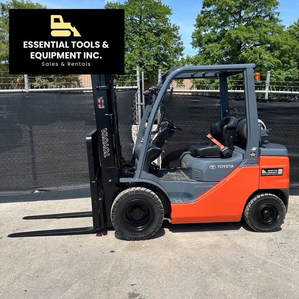 2020 Toyota 8FGU25 3-Stage 5,000lb LPG Propane Pneumatic Forklift - 3,376 Hours