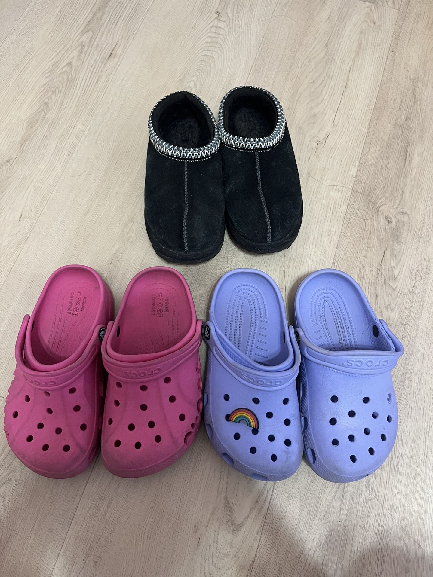 Crocs/ Uggs