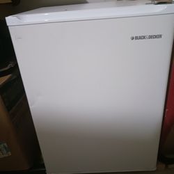 Single Door Mini Fridge 