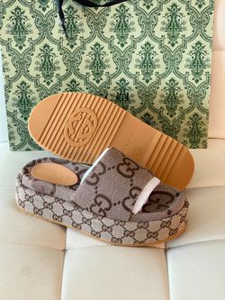 Gucci women slides