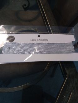 Hot silver choker