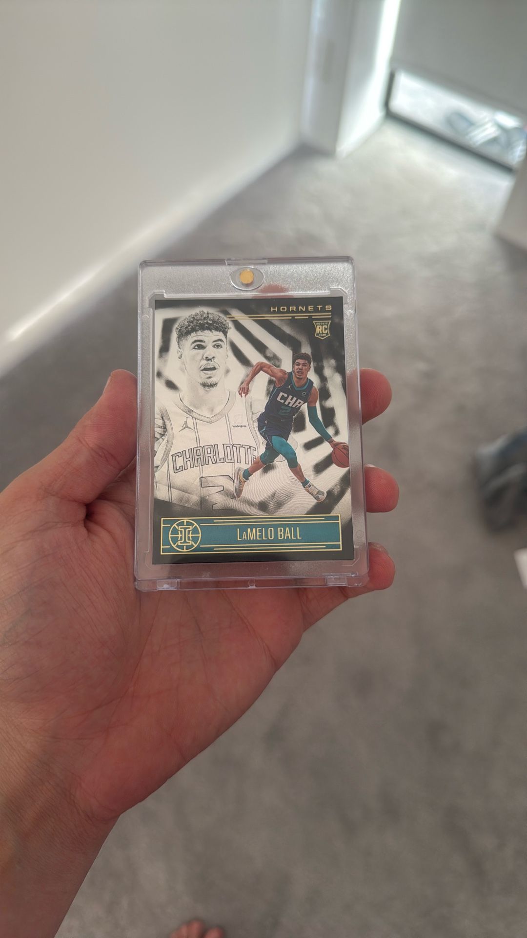 LAMELO BALL ROOKIE BLACK REFRACTOR HOLO Rainbow Foil HORNETS