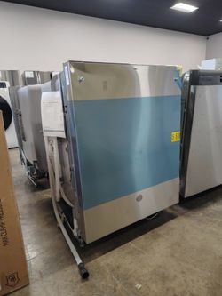 GE Energy Star Top Control with Plastic Interior Dishwasher with Sanitize Cycle and Dry Boost
