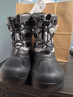 Black Winter Snow Boots with Lace-Up Closure