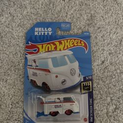 Hello Kitty Kool Kombi