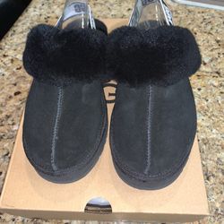 UGGS kids Slipper With Straps Black