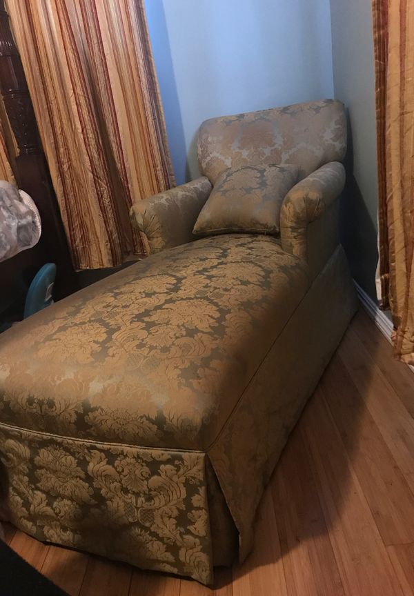 Olive Green Chaise Lounge Chair for Sale in Shadow Hills, CA - OfferUp