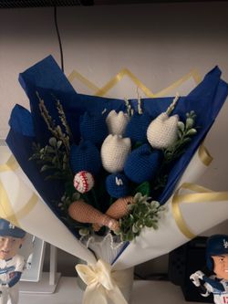 Dodger crochet flowers