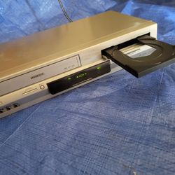 VCR VHS / DVD PLAYER