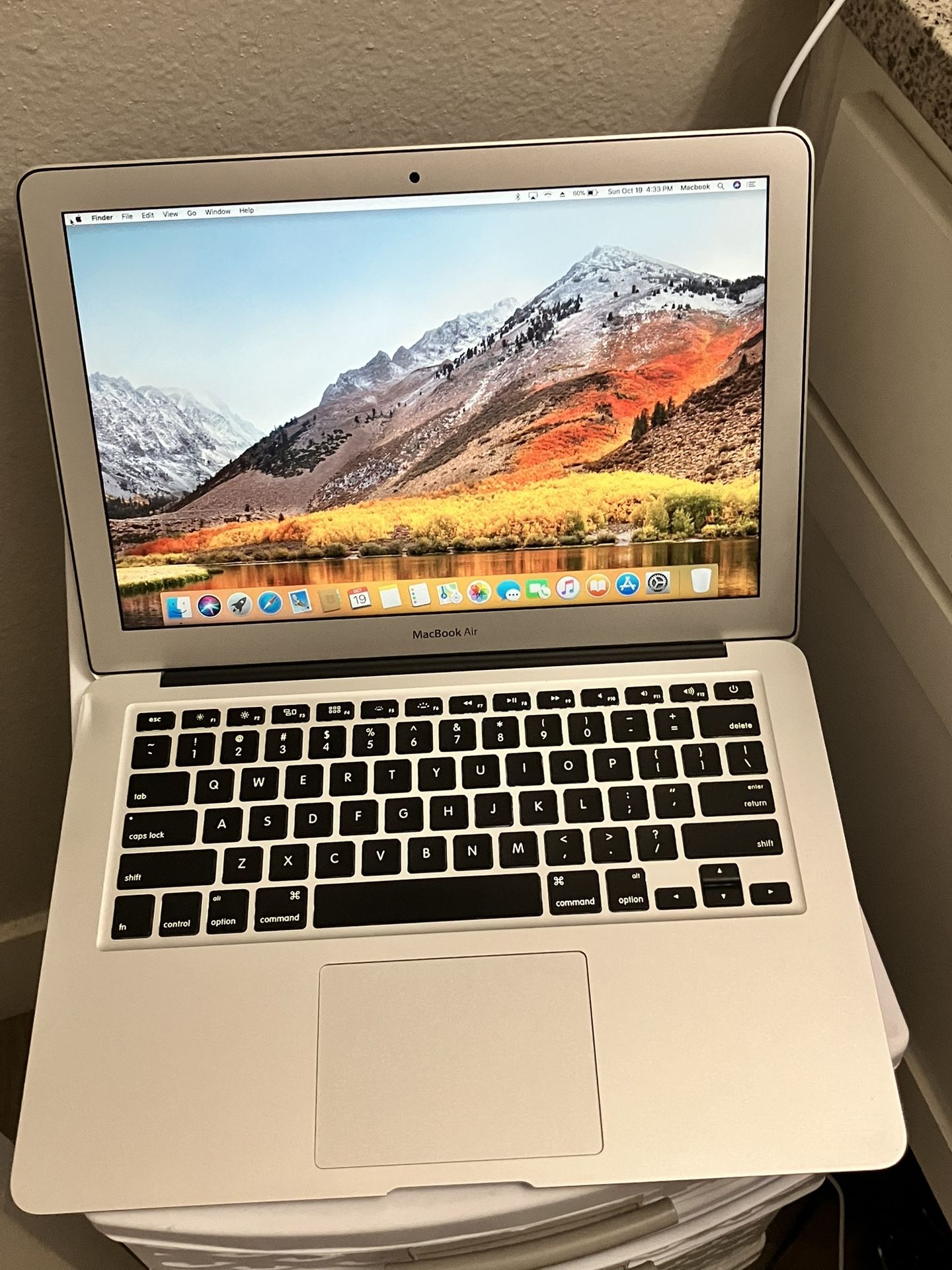 MACBOOK Great Condition