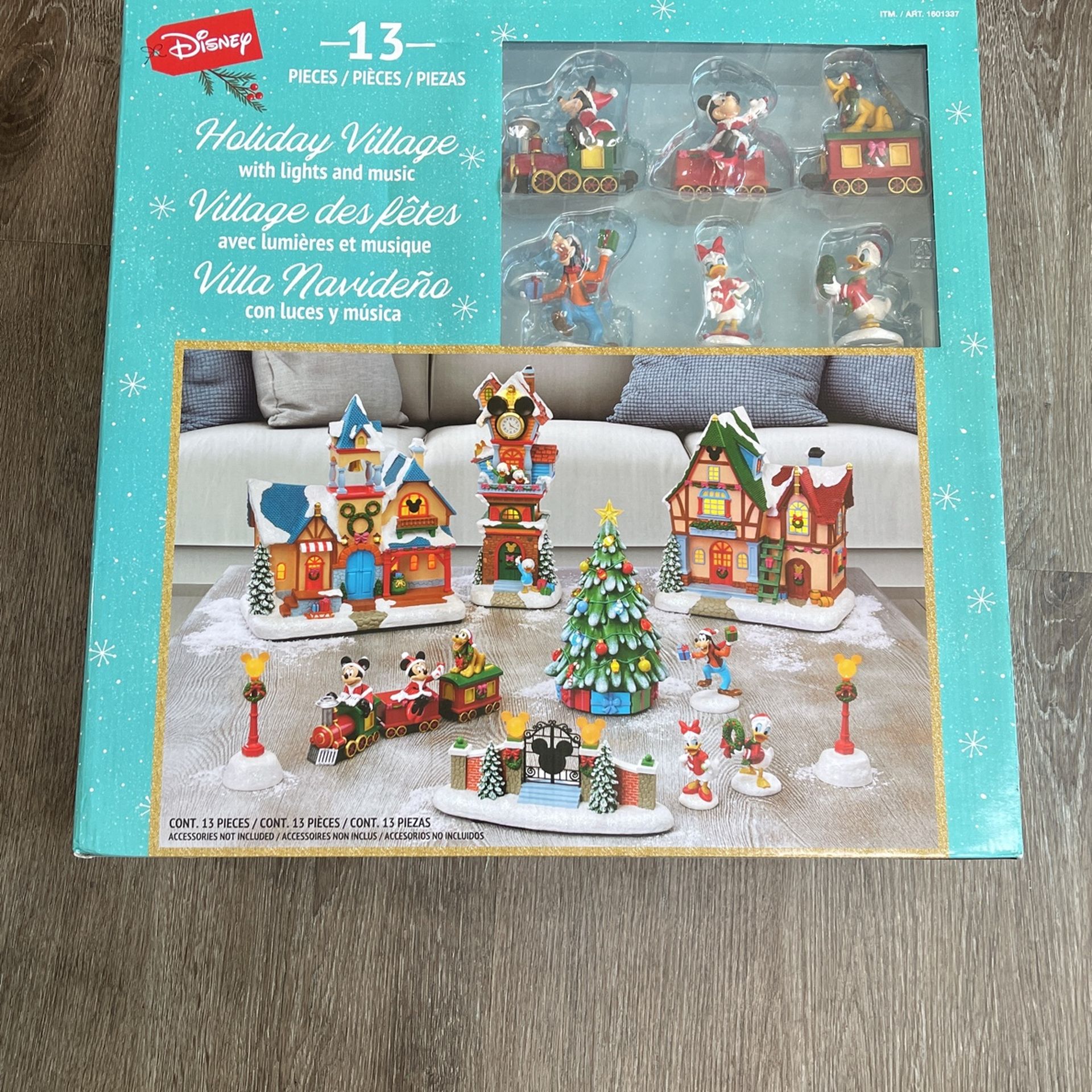 Disney 13 Piece Holiday Village