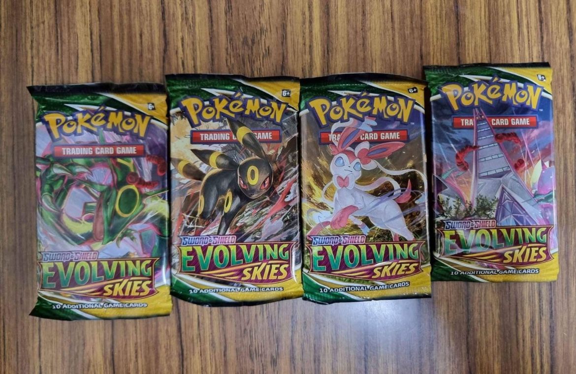 Evolving skies Pokémon Packs