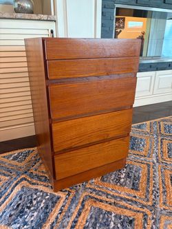 Mid Century Modern Danish Teak Bachelor Chest / Nightstand by Arne Wahl Iversen for Vinde Møbelfabrik (Model 120A)