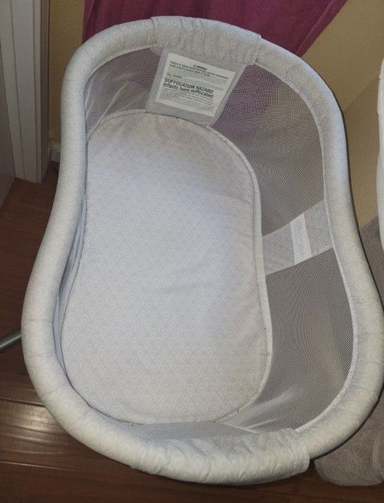 HALO Baby Bassinet Swivel
