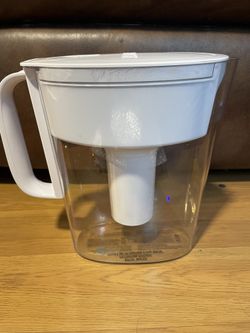 Britta Water Filtration Pitcher 