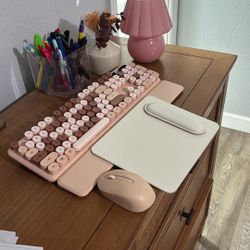 Pastel Color Wireless Keyboard Mouse Lamp