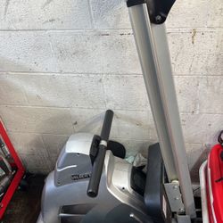 Rower $200
