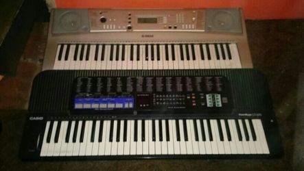 2 keyboards Yamaha Casio