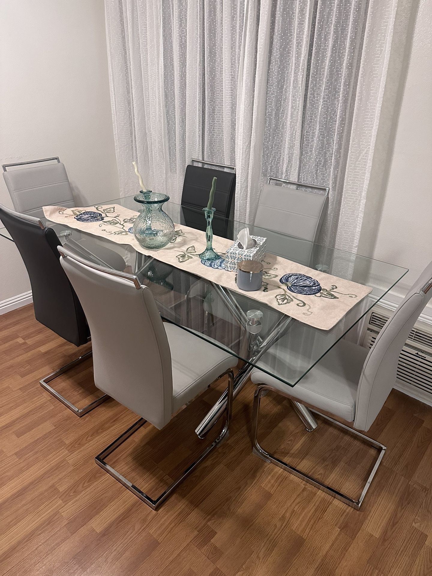 Dining table 6 chairs