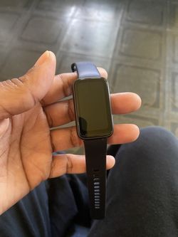 Smart fitness watch with charging cord (no block)