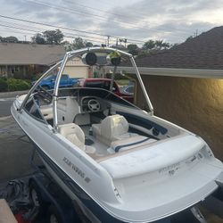 2000 Four Winns 21ft 5.0 V8