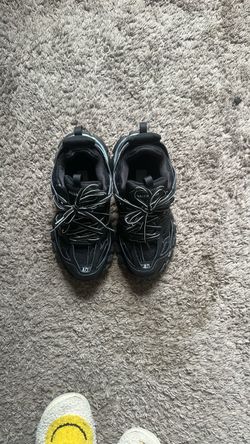 black balenciaga tracks led ( COMES WITH DUSTBAG AND CHARGER NO BOX )