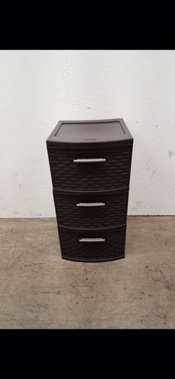 Moving Sale Storage drawer pickup 3-8:30 pm rainbow/charleston cash only