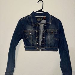 Cropped Denim Jean Jacket Size Medium (juniors)