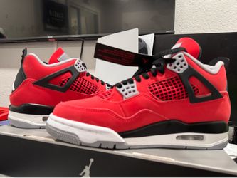 Jordan 4 toro bravos