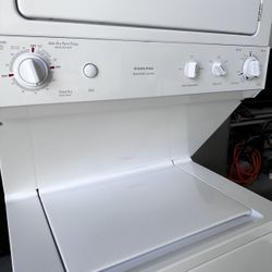 Washer And Dryer Stackable 27” GE (FREE DELIVERY & INSTALLATION) 2 Months Warranty 