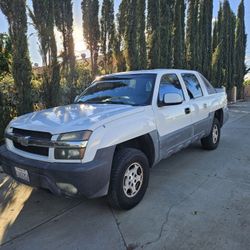 CHEVY AVALANCHE 1500 SPORT,CREW CAB,CLEAN TITLE,SMOGGED,2026 OCT TAGS