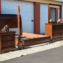 💤😴💤 Queen Size Bedroom Set Solid Walnut Wood Dresser Mirror One Night Stand Queen Bed Frame All Hardware Included
