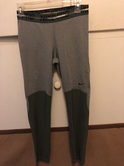 Nike Pro Women’s Leggings