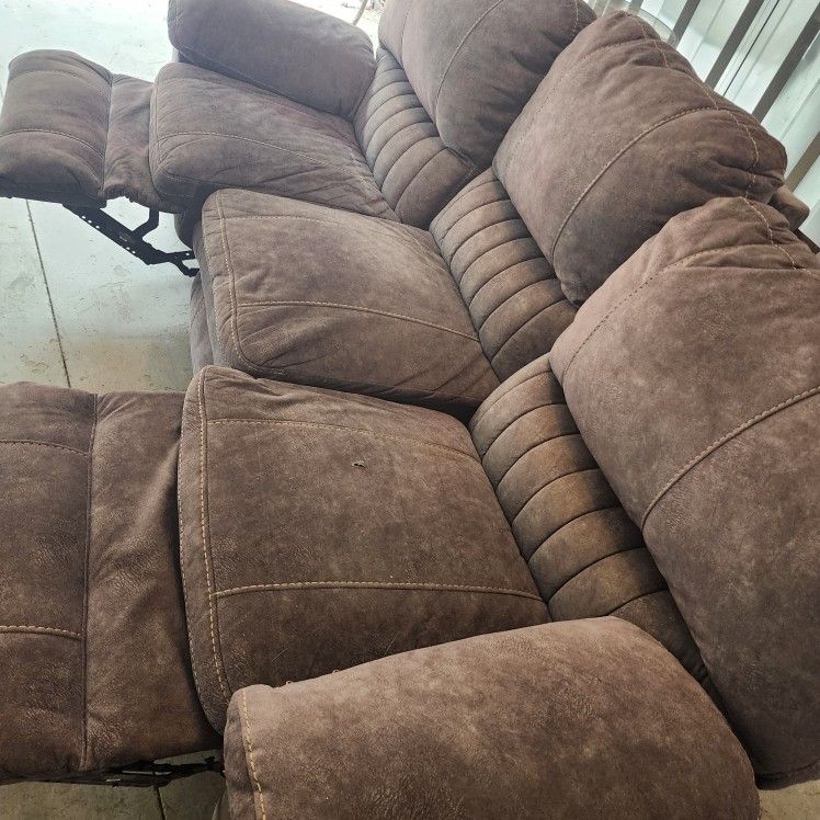Sofa With Reclining Back