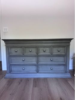 Baby Caché Vienna 6 Dresser and Vienna 4-in-1 Crib