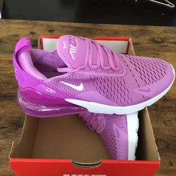 New Kid’s Nike Air Max 270 size 7Y/8.5W