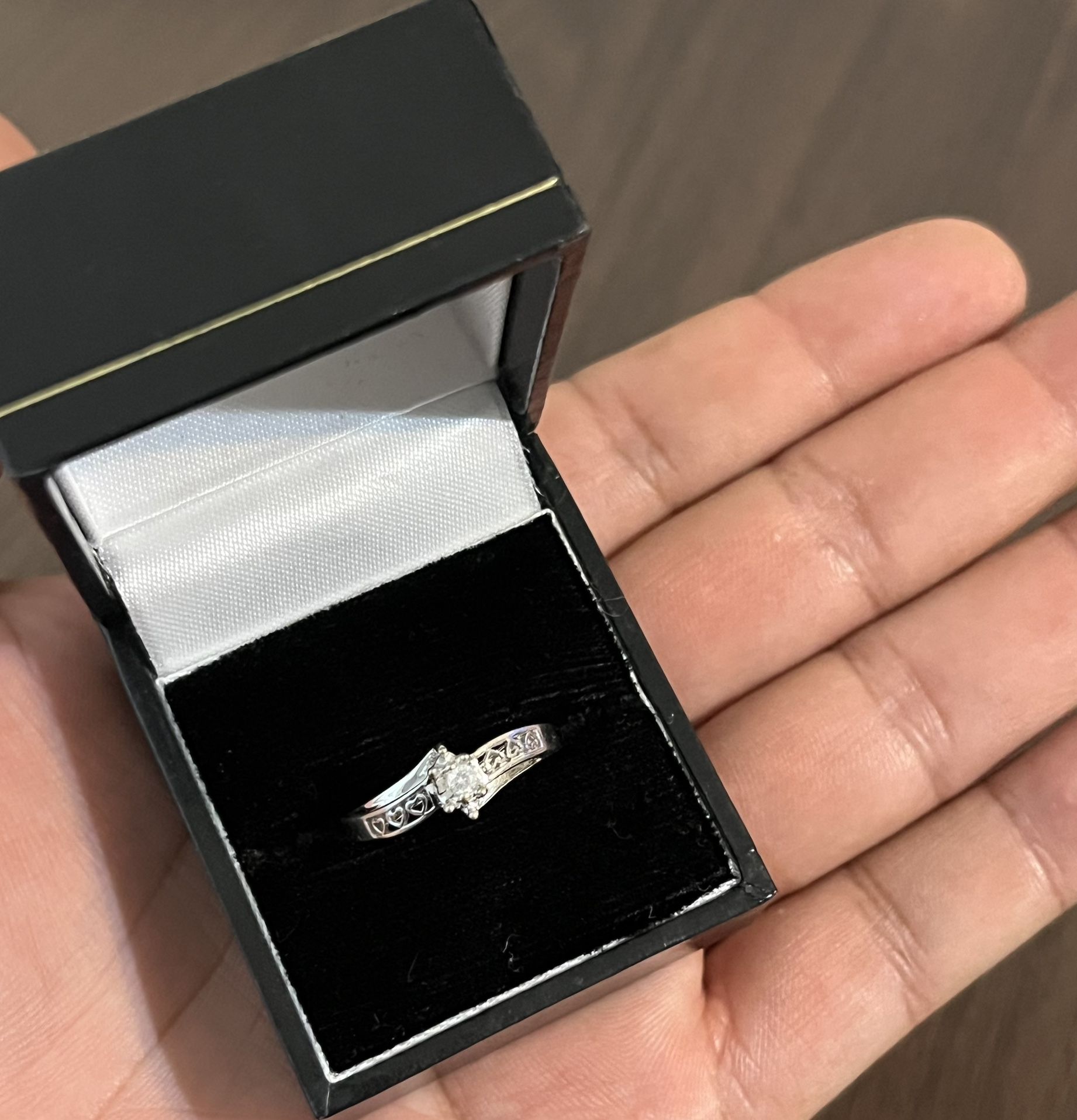 10K White Gold Diamond Heart Ring Size 7