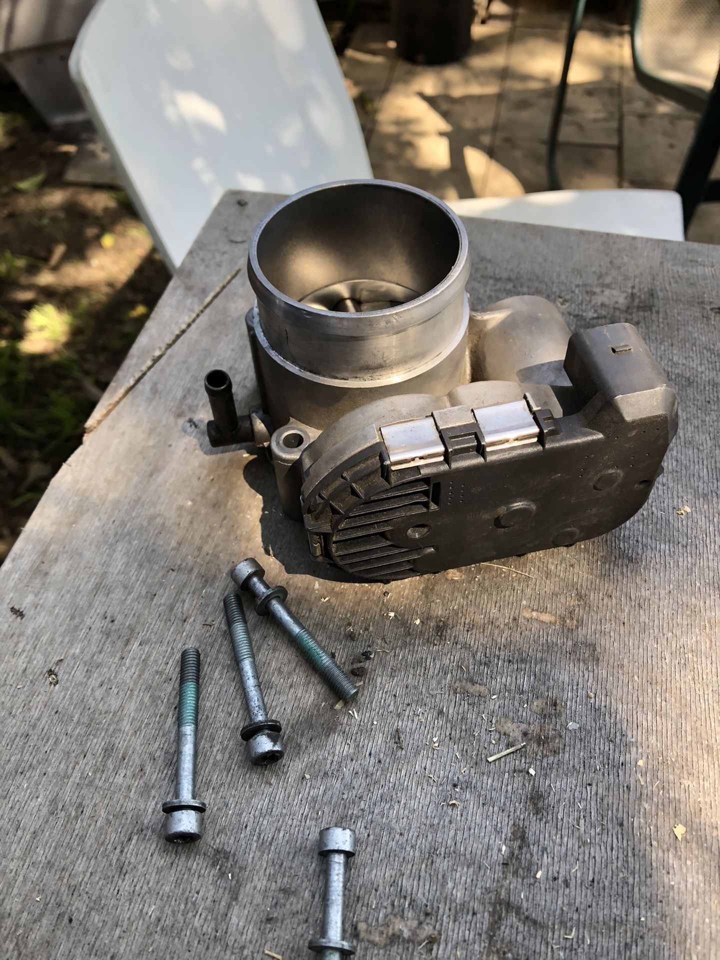 Throttle body Volkswagen Jetta 2004