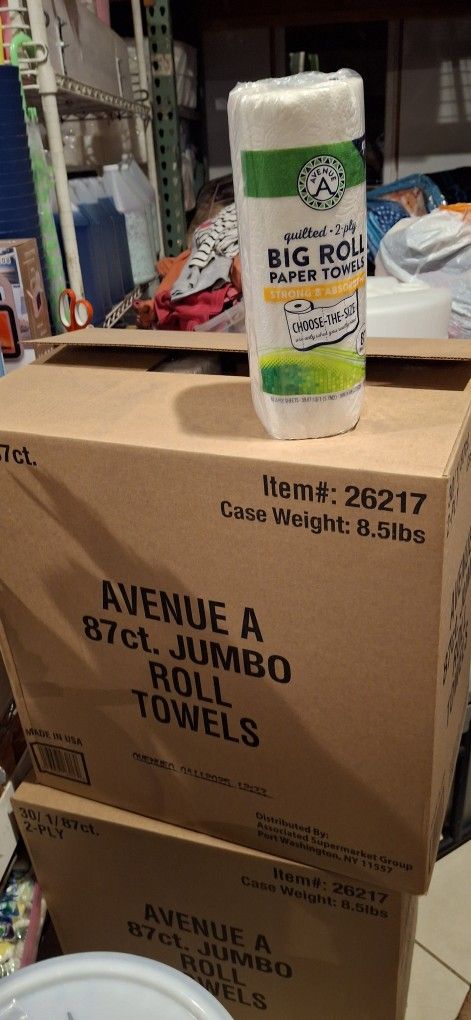 Paper Towels 30 Rolls Per Box