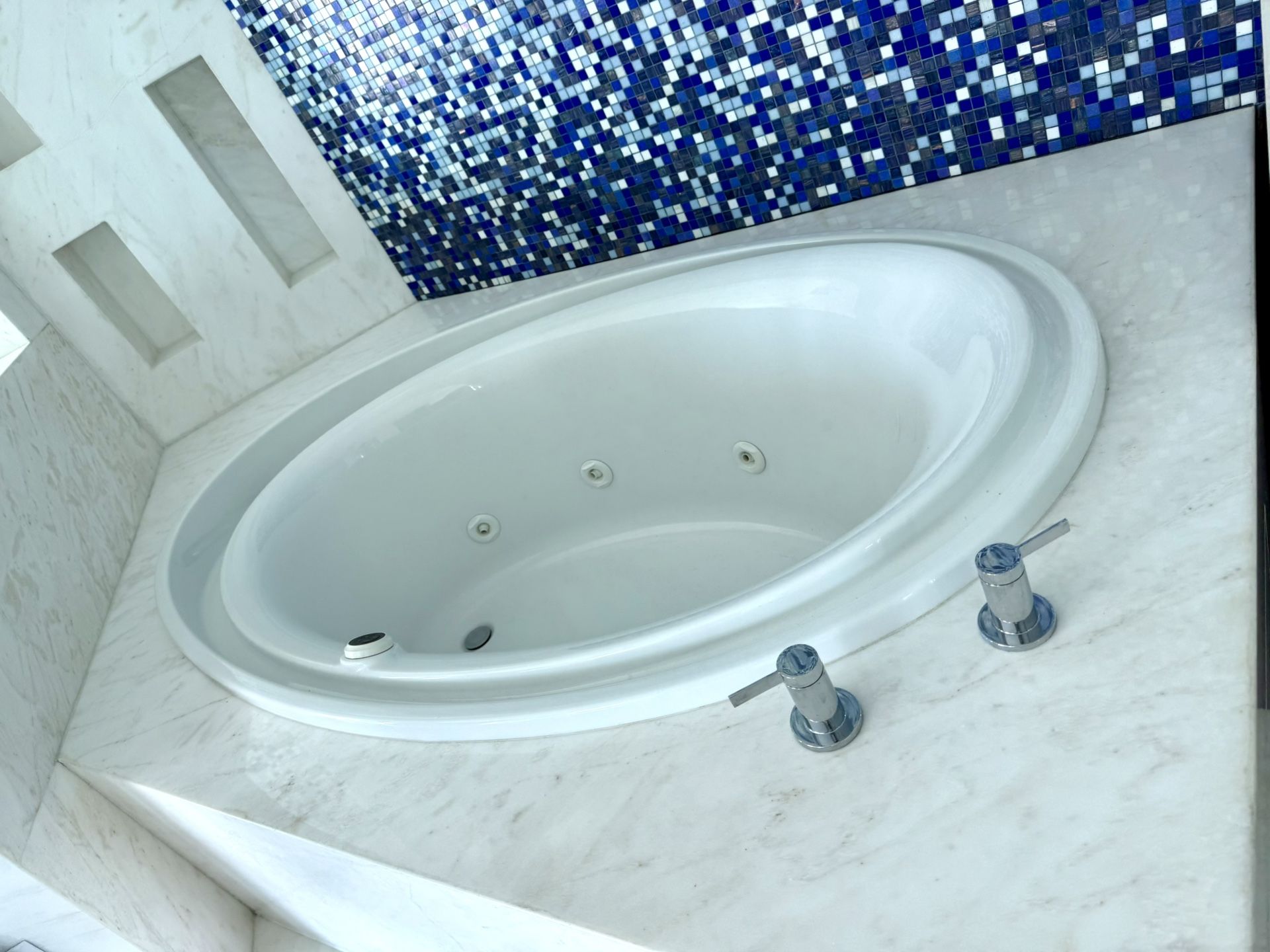 Kohler Jetted Bathtub – Removed / Ready to Install