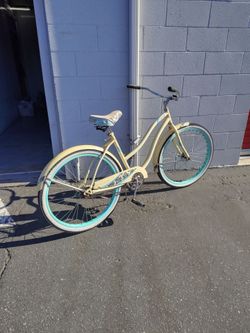 Huffy beach cruiser