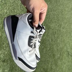 Nike Jordan’s size 3