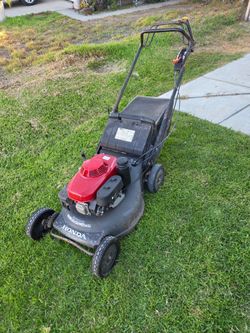 Honda Commercial Hydrostatic 21" Lawn Mower