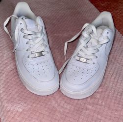 Nike Air Force 1 White Low Top ; size: 6.5Y