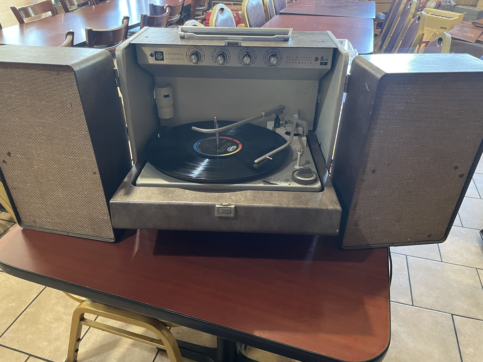 General Electric solid state record player rp2246b