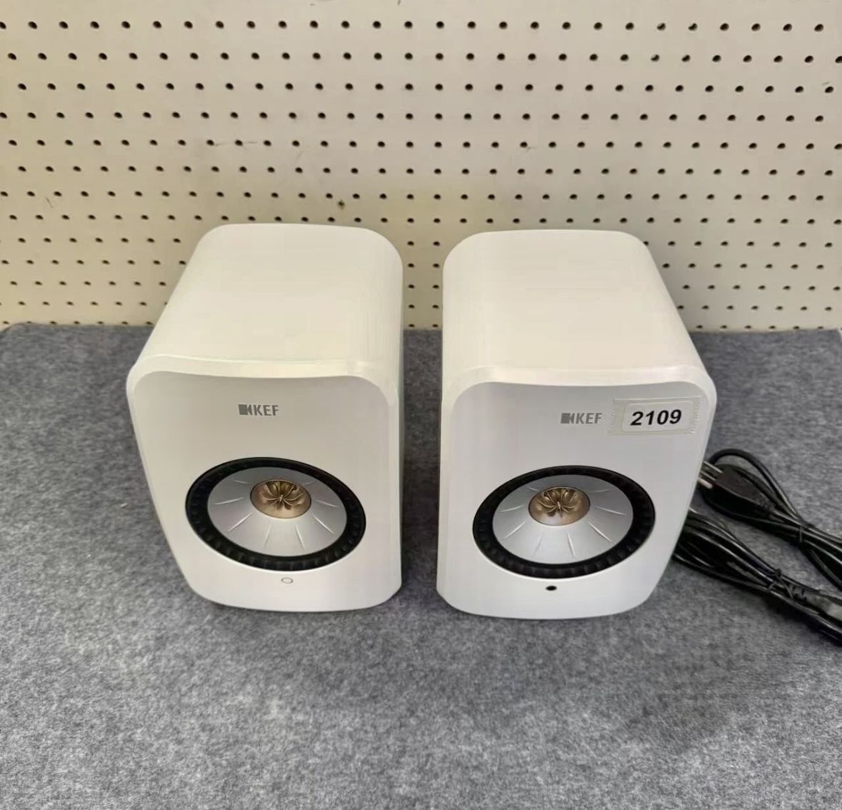 KEF LSX II LT - Wireless Hi-Fi Speakers β Audiophile-Grade, Streaming-Ready, Pure High Quality Audio (NEW)