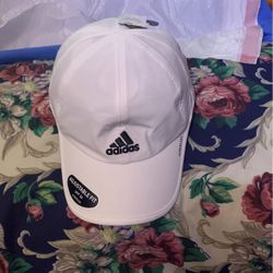 Adidas Hut